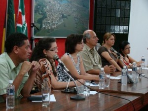 A mesa diretora da audiência presidida pelo secretário de Saúde, Antônio Manoel da Silva Júnior 