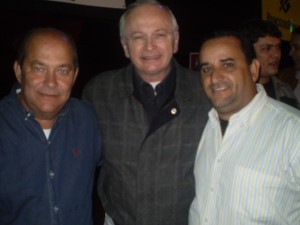 Os vereadores José Antônio, José Renato ao lado de Denir Barulho e Deputado Dr. Ubiali durante encontro na festa do peão