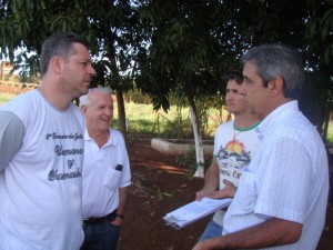 O vereador José Mendonça ao lado prefeito José Carlos, do vice-prefeito Edvaldo e do ex-vereador Marco Pugliesi durante visita ao CEPAR   
