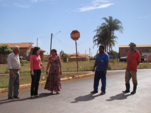 A vereadora Maurilia Landim durante visita ao local