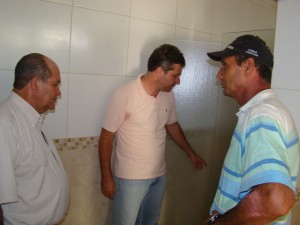 José Antônio e Renato fazem sugestões ao prefeito sobre o uso do Balneário