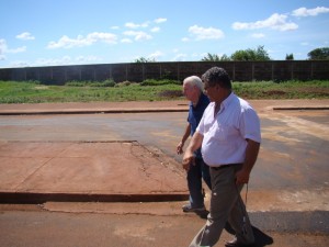 João Barbosa e Walid Khoury verificam a obra da