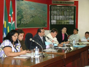 Vereadores durante a sessão ordinária da última terça-feira