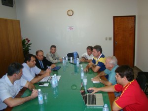 Diretores da CTBC estiveram reunidos com vereadores e equipe técnica da Câmara Municipal.