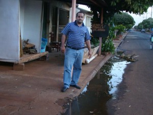 No bairro Tonico Garcia acúmulo de água causa reclamação