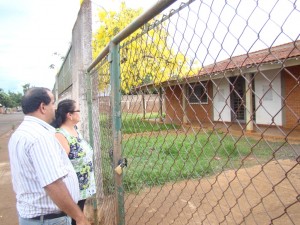 Prédio da delegacia da mulher abondonado