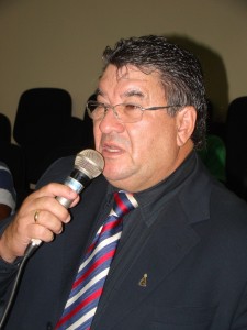 O vereador José Mendonça durante sessão ordinária
