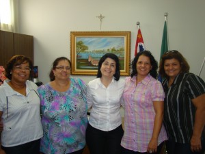 Maurilia Landim, Cida Armani, Edna Augusto, Vitória Morais e Eliana Delmone durante reunião para tratar das homenagens
