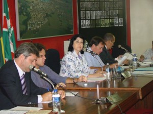 Legislativo durante sessão na noite de ontem