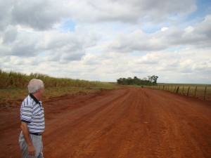 O vereador João Barbosa durante visita a Alça Oeste 