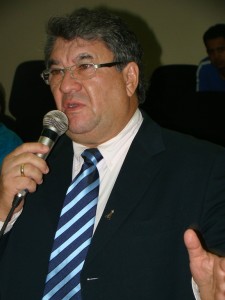 O vereador José Mendonça pede atenção das autoridades em relação a estrada Joaquim Garcia Franco 