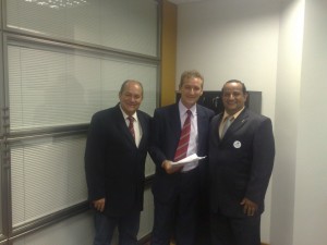 Os vereadores José Antônio e José Renato durante um dos encontros com o Depudato Ed Thomas