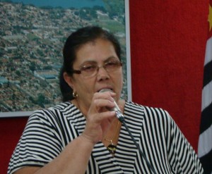 A vereadora Cida Armani faz indicação visando economia aos cofres públicos