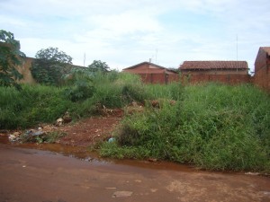 Terreno localizado na Rua 25 B entre as Avenidas 7A e 9A