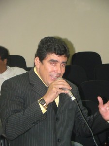 O vereador Antônio Eurípedes da Silva durante sessão da Câmara