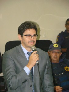 A indicação número 100, de 28 de março de 2013, solicita da prefeitura municipal a realização de obra de recape na rua 48, no bairro “Dr. Fábio Talarico”, a Cohab 1. 