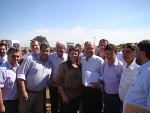 Os vereadores José Natal Pereira, Bia Junqueira, Netinho Nogueira, José Reginaldo Moreti, Deputado Roberto Engler e o Governador do Estado Geraldo Alckmin