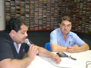Os vereadores Netinho Nogueira e José Reginaldo Moreti durante entrevista à Cultura AM 