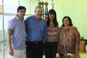 Vereadores João José e Susete Barini durante entrega de solicitações ao Deputado Ricardo Berzoini 