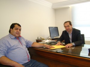 O vereador Netinho Nogueira ao lado do secretário da FAESP, o guairense José Eduardo Coscrato Lelis